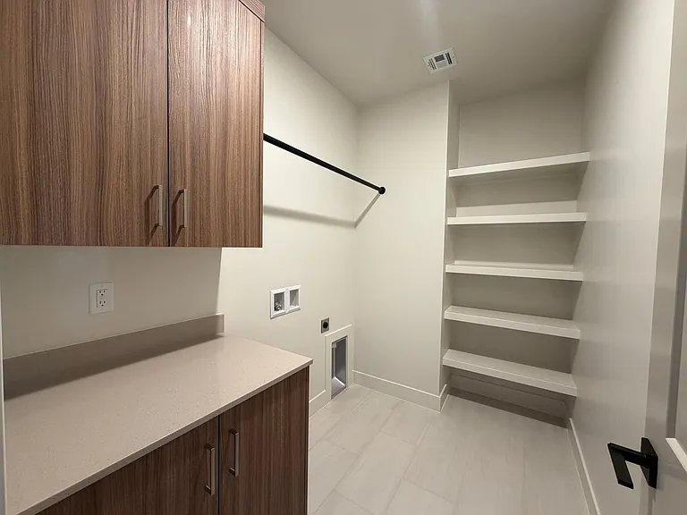 602 E Hemsworth Ln — Photo 35