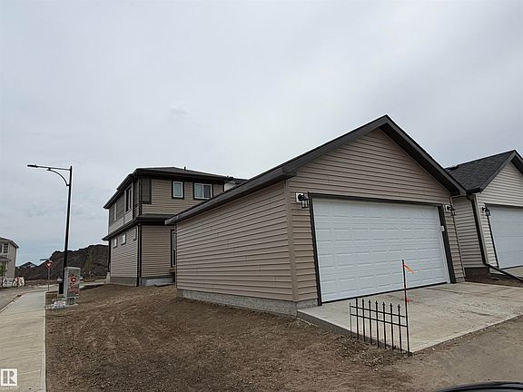 4th image of 330 Edgemont Dr NW