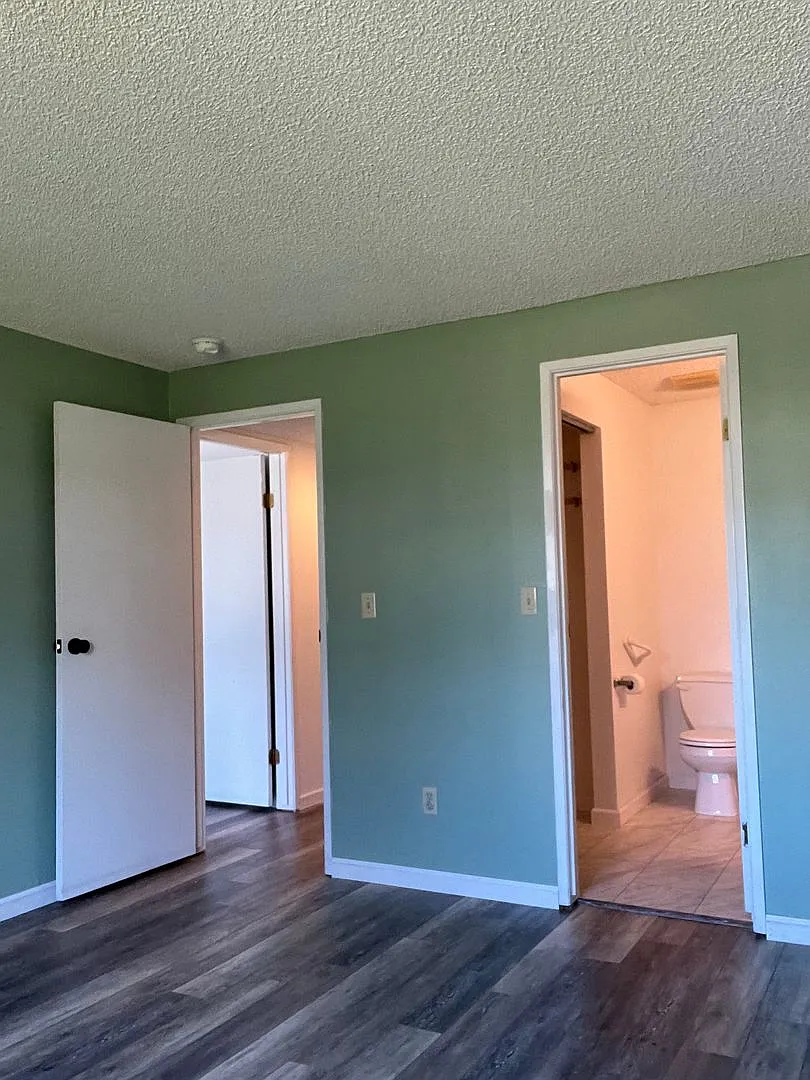 Beautiful 2 Bedroom Home in Lakewood! — Photo 3