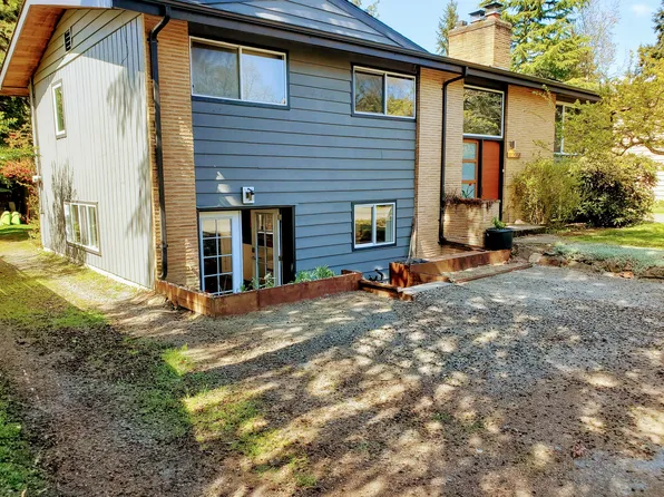 12220 Densmore Ave N, Seattle, WA 98133