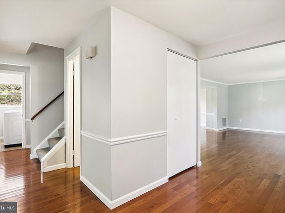 4th image of 15829 Buena Vista Dr