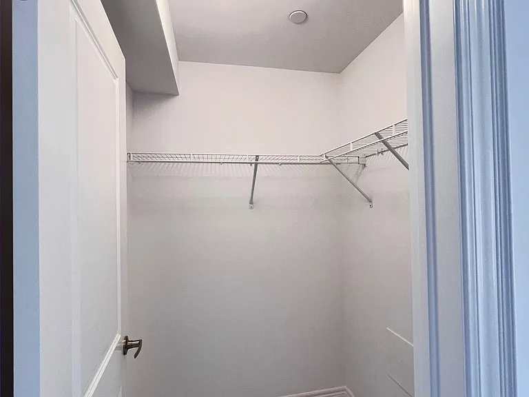 2123 Lillykin St #6 — Photo 4