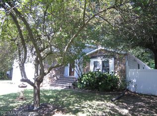 5673 Chippewa Dr, Howell, MI 48843