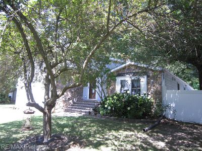 5673 Chippewa Dr, Howell, MI, 48843