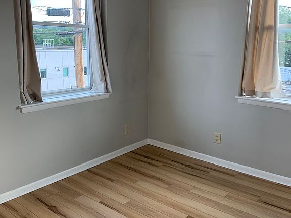 4th image of 113 Broad St #4