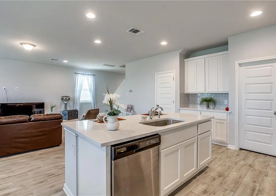 121 Quiet Man Dr
