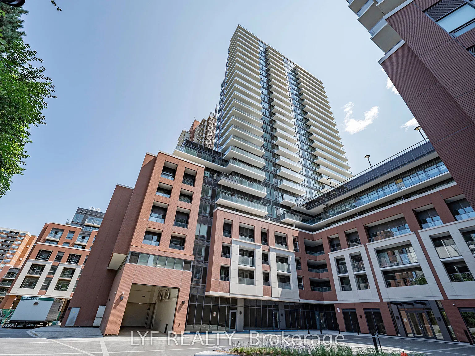 4 bed, $2,980 — Photo 4