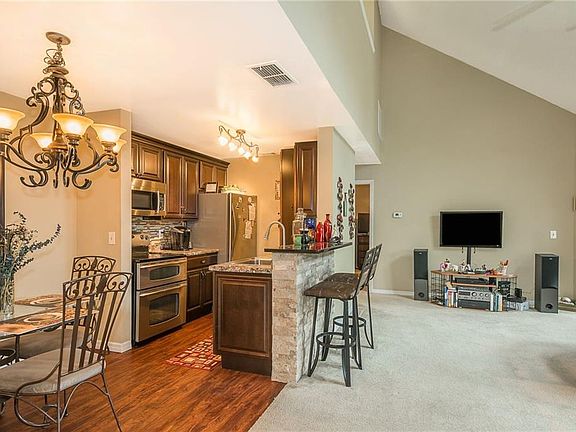 4th image of 5992 Westgate Dr APT 301