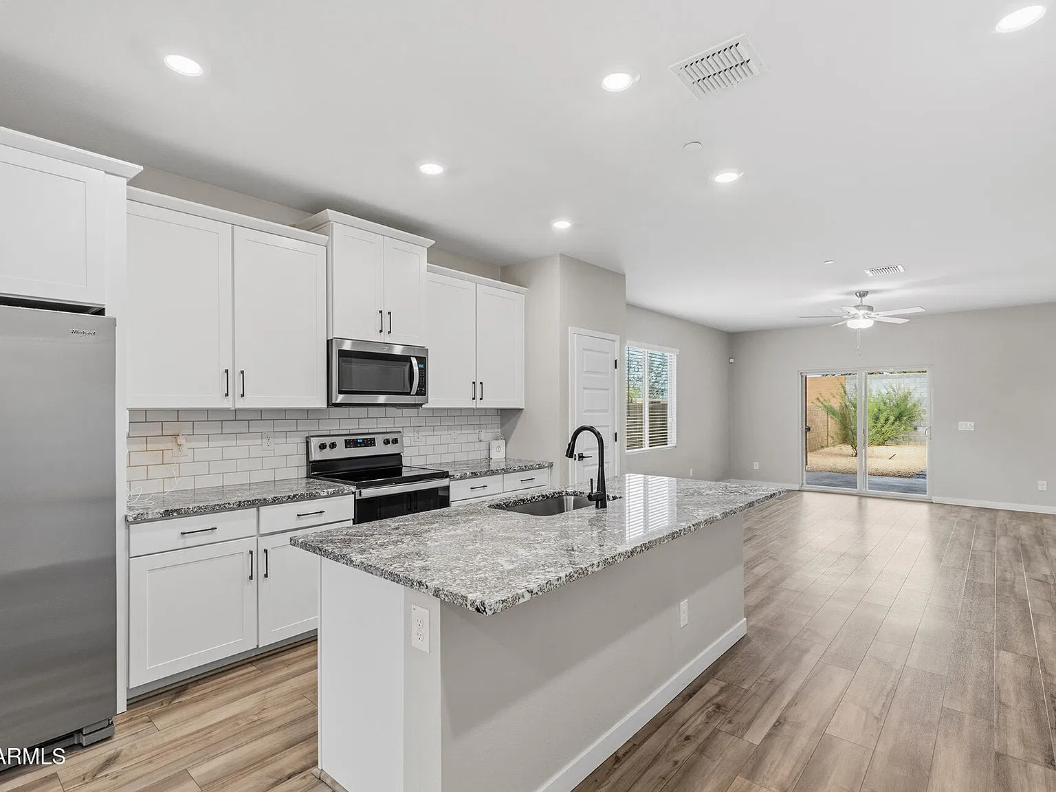 3 bed, 2.0 bath, 1540 sqft, $2,200 — Photo 2