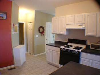 4th image of 136 Woodview Ct