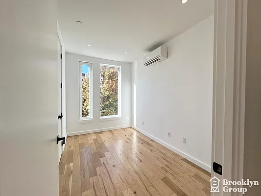 Rented by Brooklyn Group | media 11