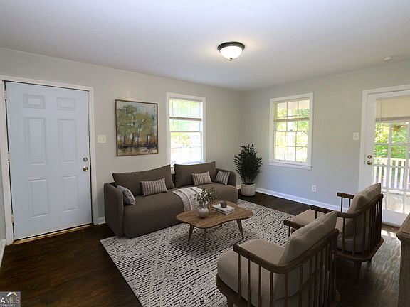 3rd image of 2309 Lorraine Dr