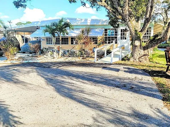 5506 Paradise Dr, New Port Richey, FL 34653