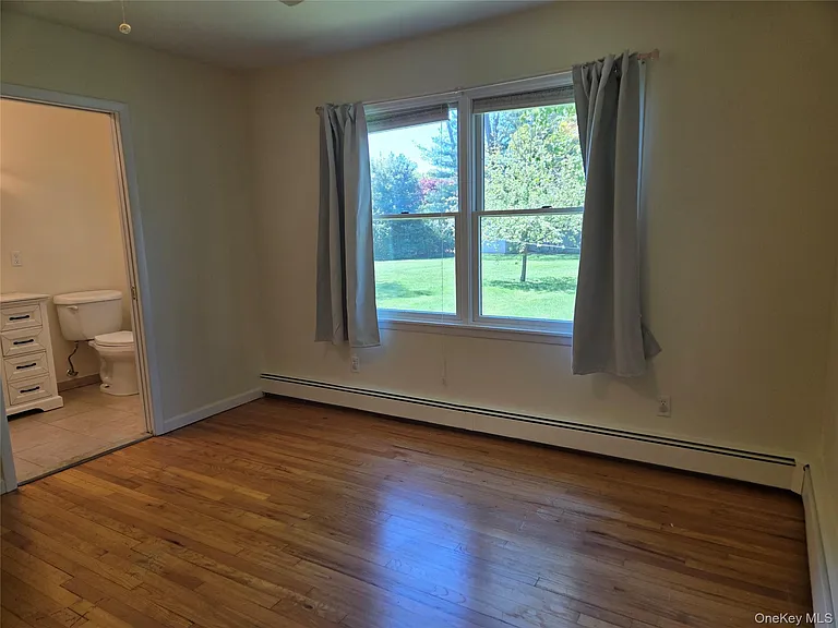 2758 N Cedar Ave — Photo 11