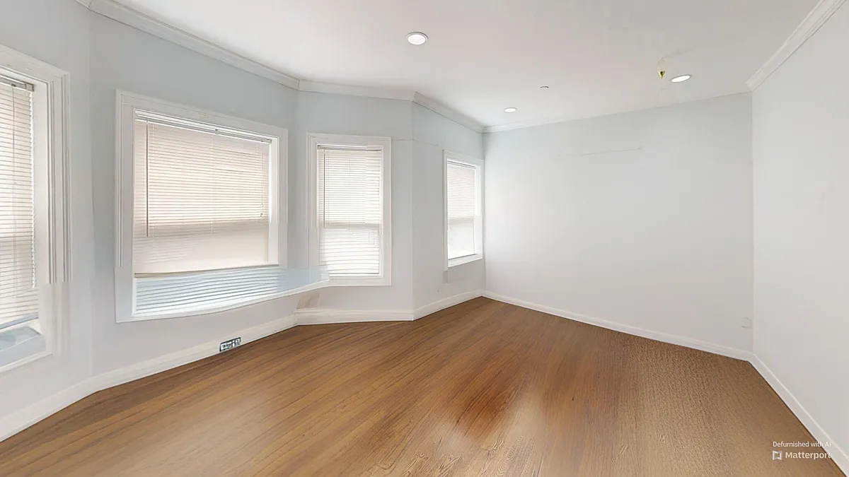 Building Photo - 2969 Washington St #2