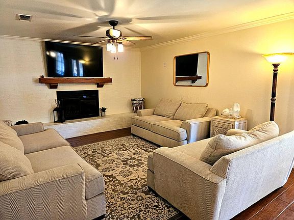 2nd image of 2841 Canyon Creek Dr