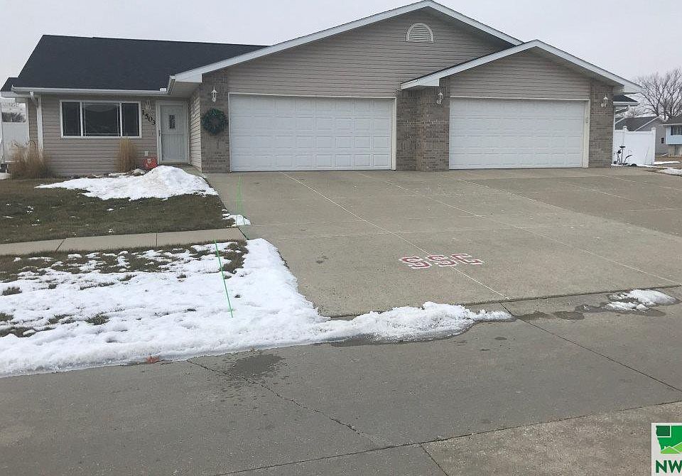 1st image of 1503 Silver Maple Ln