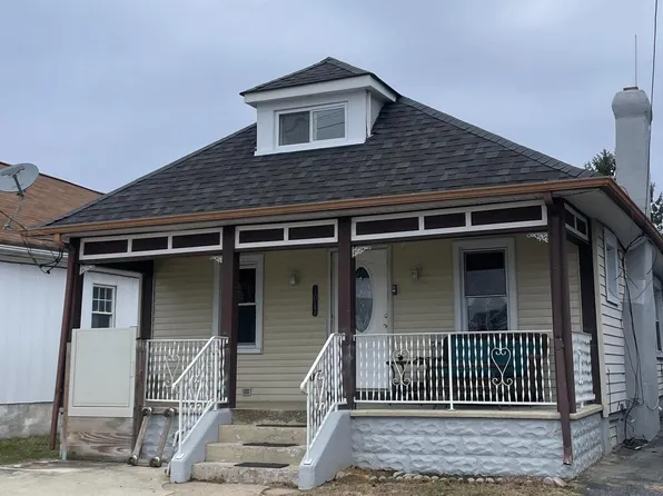 1017 Langley St, Trainer, PA 19061