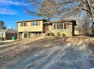 33 Pine St, Oneonta, AL 35121