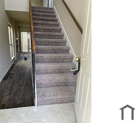 3rd image of 2903 Pegasus Dr