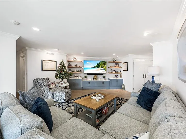 4041 Gulf Shore Blvd SW #902 — Photo 3