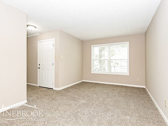 3rd image of 3035 Ashwood St