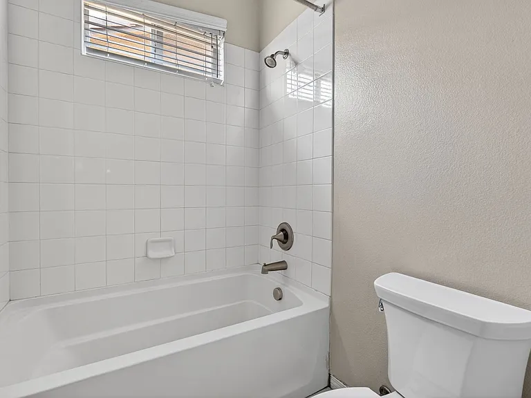 26525 Craftsmen Ct — Photo 32