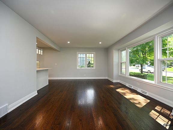 2nd image of 31 Forestway Dr