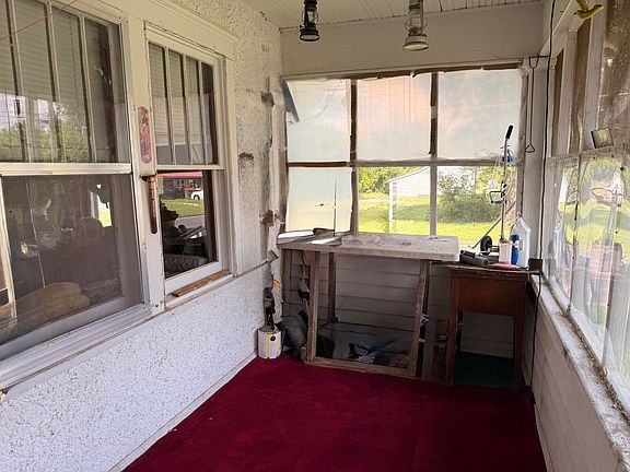 3rd image of 701 W Frisco Street