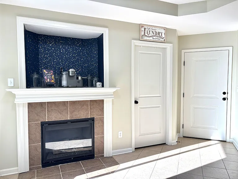 6399 William Hill Dr — Photo 18