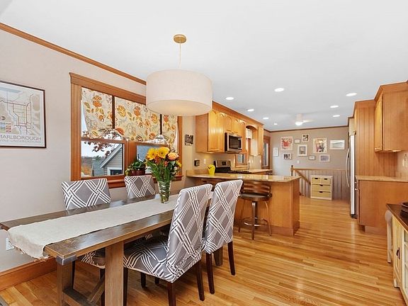 5th image of 106 Piermont St