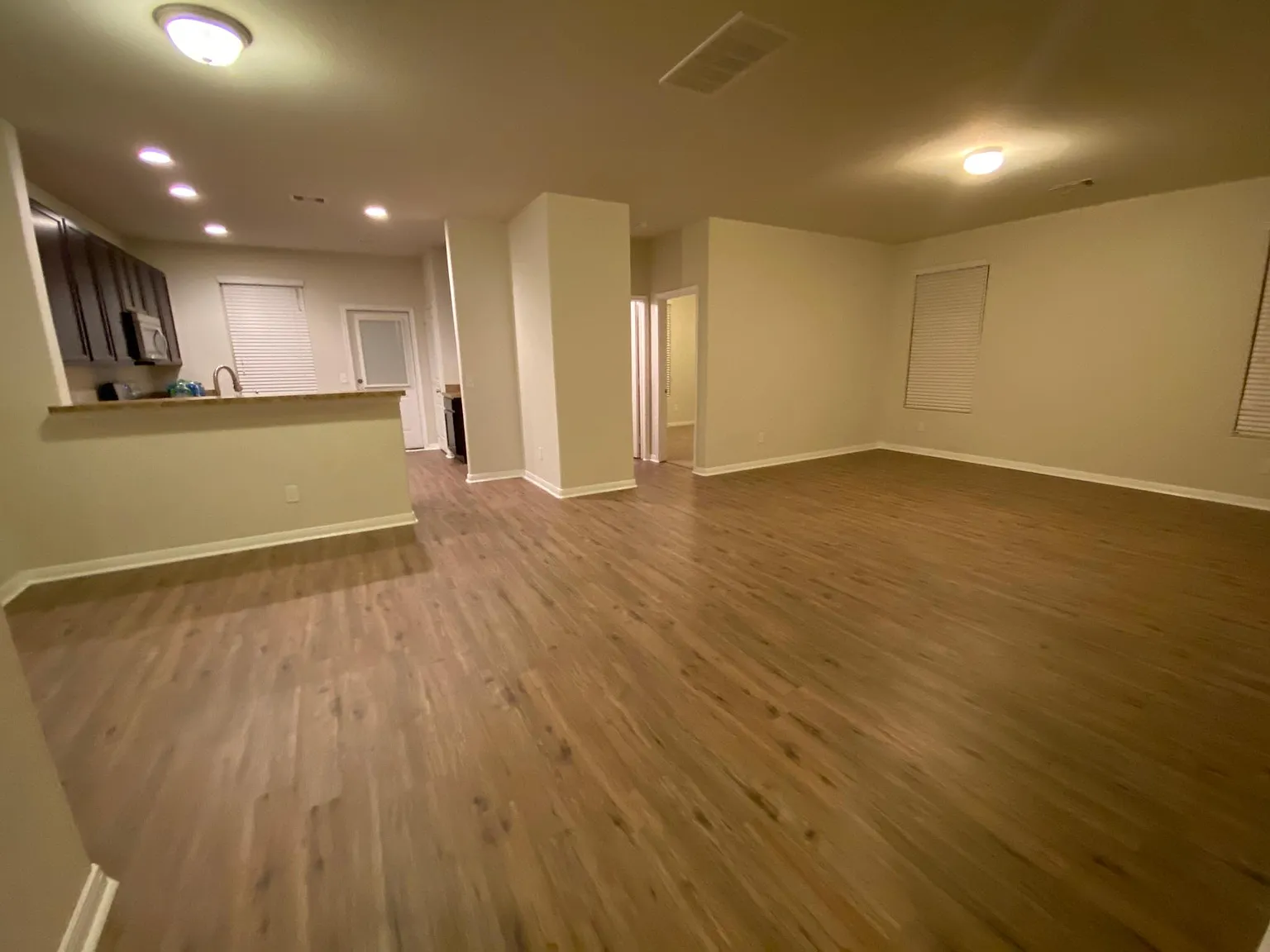 819 Salado Slough Ln — Photo 3