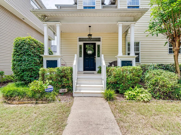 777 Gardenside Cir SE — Photo 4