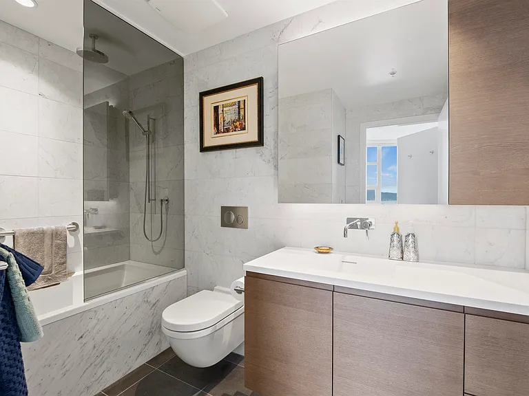 1289 Hornby St #4X10 — Photo 15