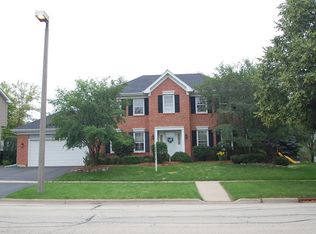 6829 Greene Rd, Woodridge, IL 60517