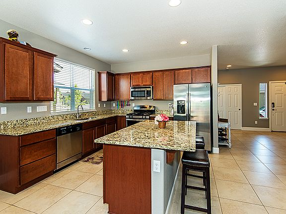 4th image of 941 Peach Blossom Way