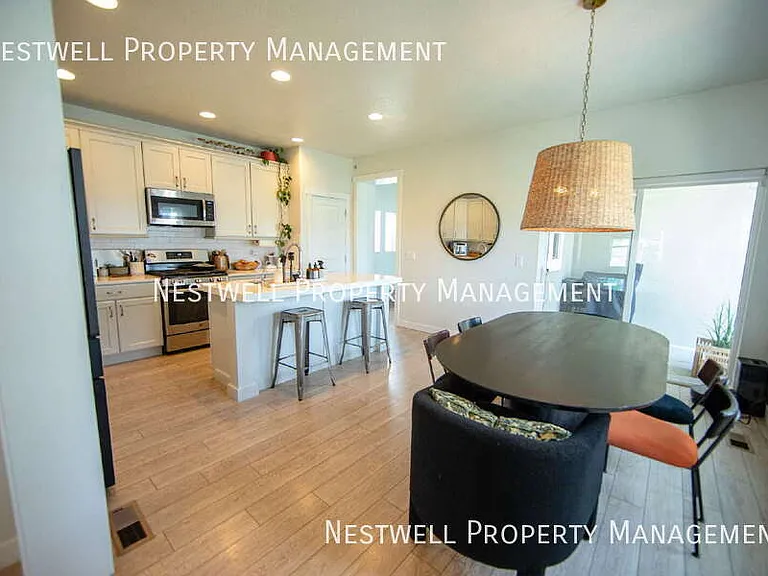 10896 S Gresham Dr — Photo 8
