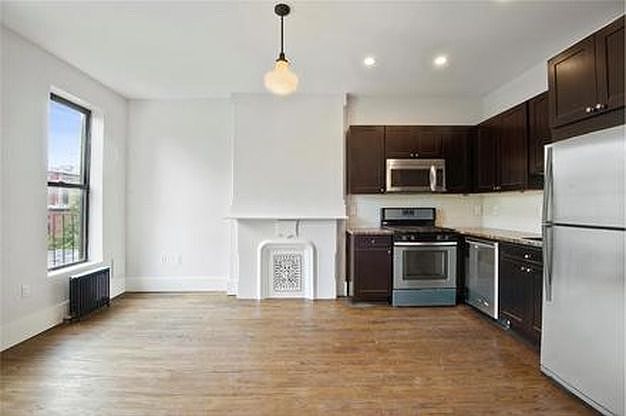 2nd image of 463 Putnam Ave APT 4