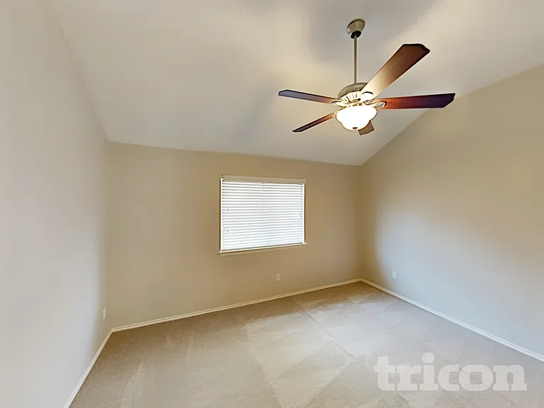 1525 Juniper Ln — Photo 6