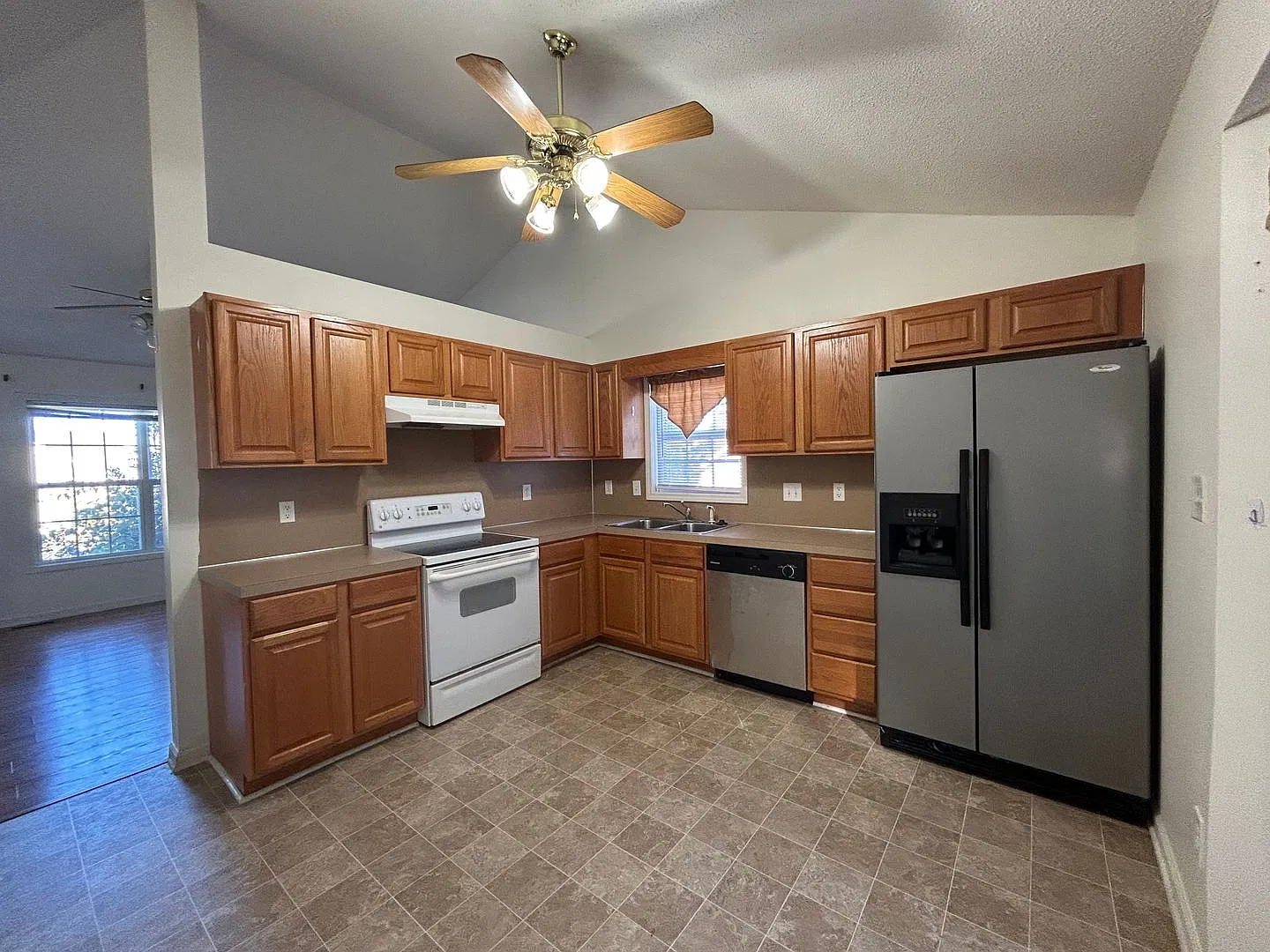 4715 Beckel Rd — Photo 2