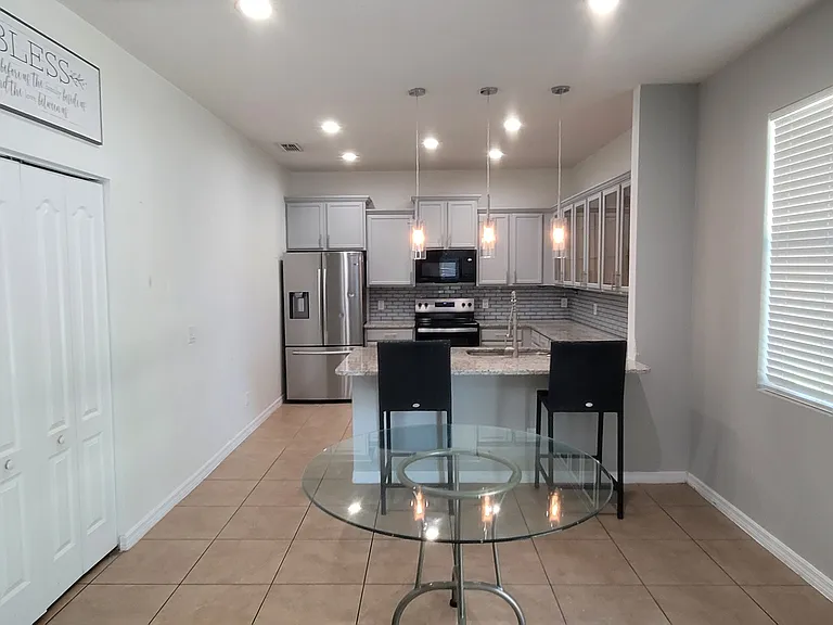 1800 Rufus King Dr — Photo 8