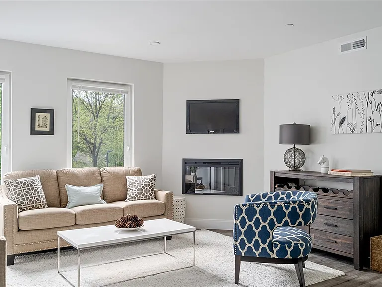 316 Belgrade Ave #201 — Photo 11