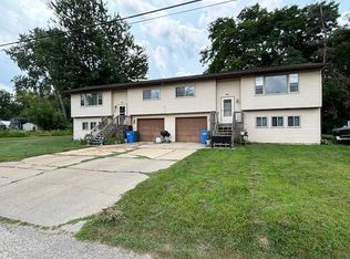 819/821 Island Ct, Baraboo, WI 53913