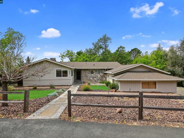 291 Nob Hill Dr, Walnut Creek, CA 94596