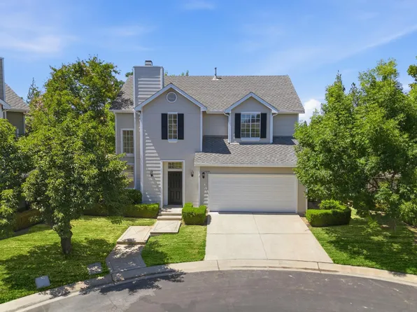 1077 E Monticello Cir, Fresno, CA 93720