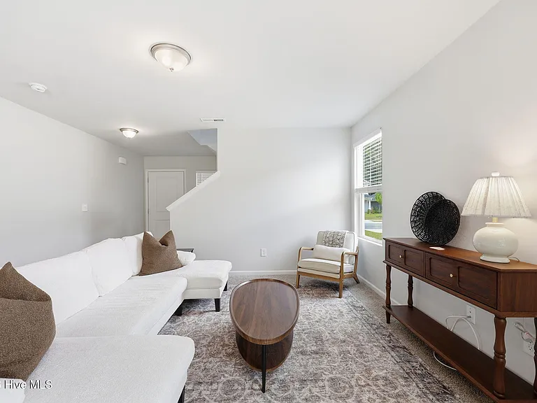 821 Conductor Ct — Photo 7