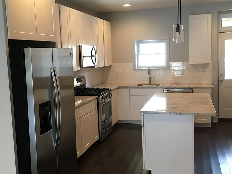 227 S East Ave — Photo 5