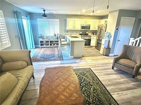 4th image of 1373 Hawaiian Hills Ave