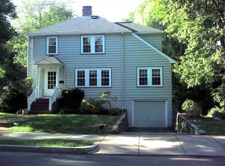 129 Oakdale Rd, Newton, MA 02461