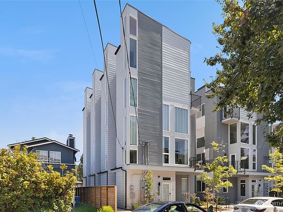 4th image of 9518 Interlake Avenue N